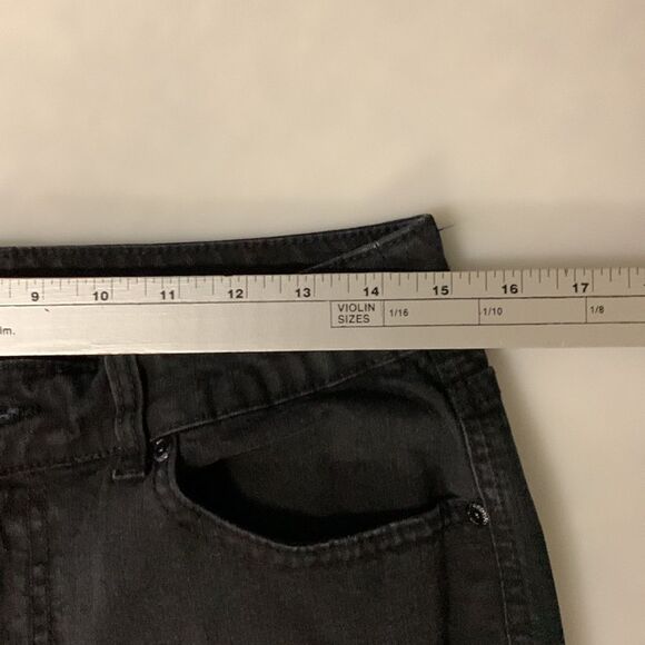 Chico’s Platinum Black Wash Mid-Rise Bootcut Jeans Size 0.5 Short (US 6) - Picture 8 of 11